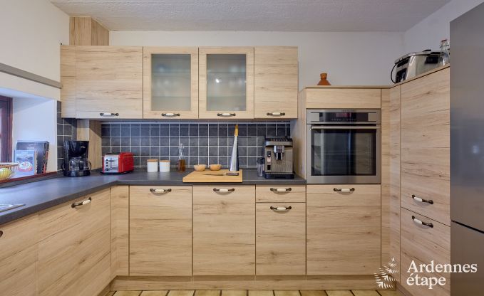 Charmantes Ferienhaus in Anthisnes: 8 Personen, beheizter Pool, 4 Schlafzimmer, haustierfreundlich