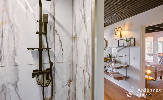 Ger�umige Villa f�r 9 Personen in Baillonville mit Hallenbad und Whirlpool