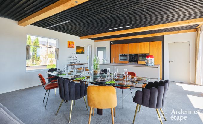 Ger�umige Villa f�r 9 Personen in Baillonville mit Hallenbad und Whirlpool