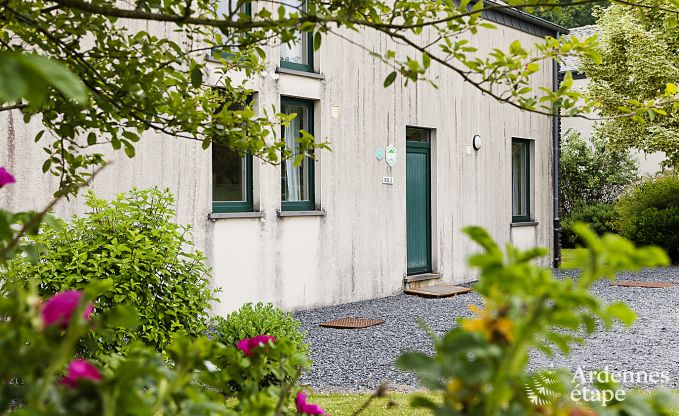 Einladendes Ferienhaus für 14 Personen in Bastogne, Hunde erlaubt