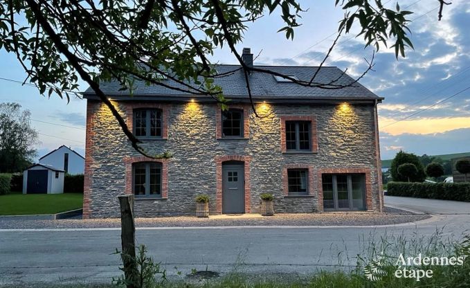Hbsch restauriertes Ferienhaus in Bastogne, Ardennen