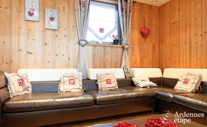 Moderne Luxus-Ferienwohnung für 8 Personen zur Vermietung in Bastogne