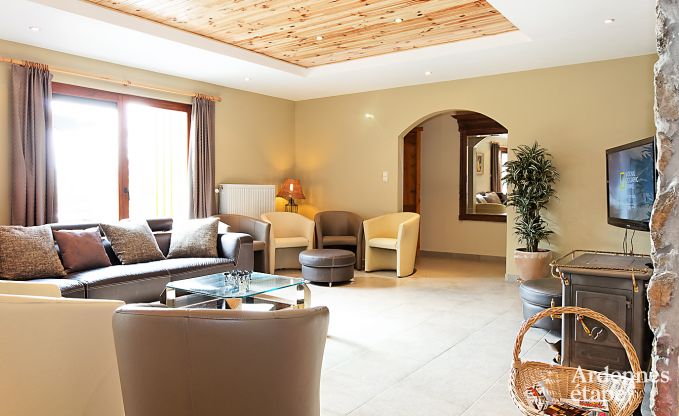 Luxus-Ferienhaus mit Wellness für 16 Personen in Beauraing