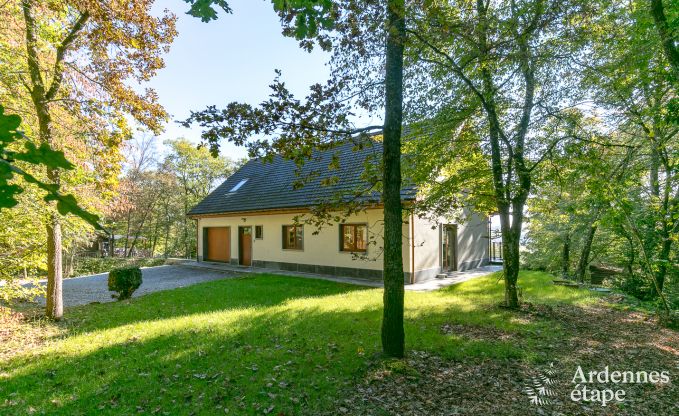 Ger�umiges Chalet f�r Gruppen in Beauraing, Ardennen