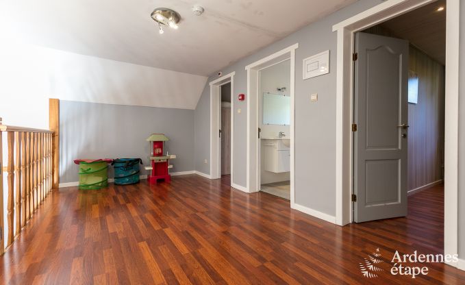 Ger�umiges Chalet f�r Gruppen in Beauraing, Ardennen