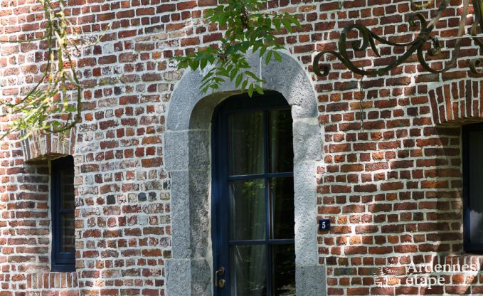 Malerische Ferienwohnung im Nebengebäude eines Schlosses in Beauraing