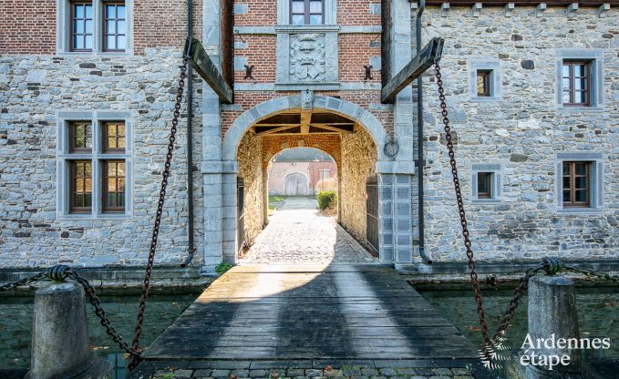 Schloss Beauraing 38 Pers. Ardennen Schwimmbad Wellness Behinderten gerecht