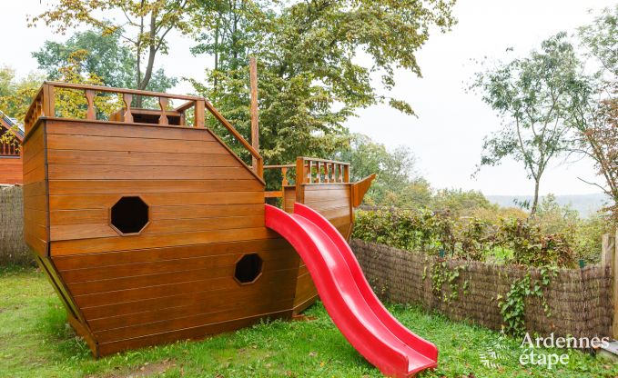 Gerumiges und komfortables Chalet in Beauraing, Ardennen