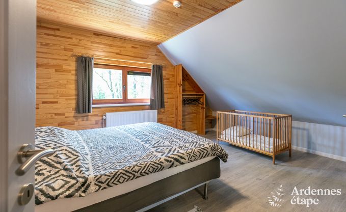 Gerumiges und komfortables Chalet in Beauraing, Ardennen