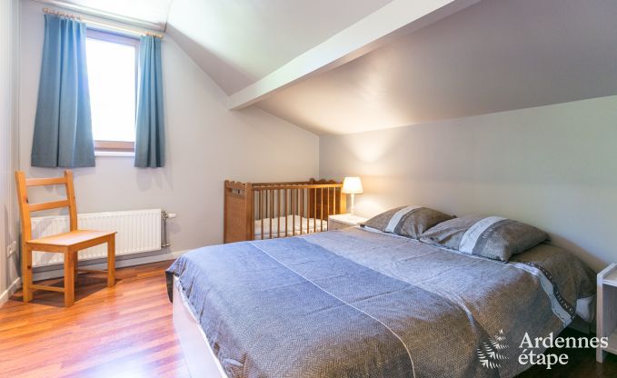 Ger�umiges Chalet f�r Gruppen in Beauraing, Ardennen