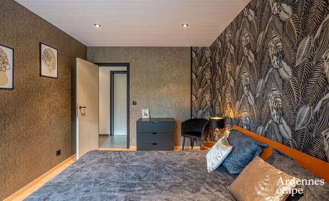 Charmantes und gerumiges Ferienhaus mit Pool in Beauraing, Ardennen