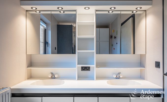 Charmantes und gerumiges Ferienhaus mit Pool in Beauraing, Ardennen