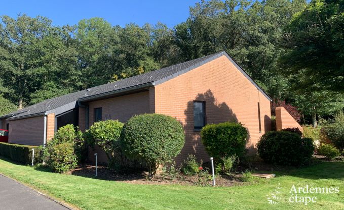 Charmantes und gerumiges Ferienhaus mit Pool in Beauraing, Ardennen