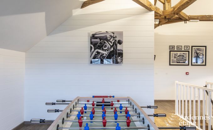 Wundersch�nes Schloss in Bertrix: Unterkunft f�r 20 Personen mit Hallenbad, Whirlpool und Infrarotkabine