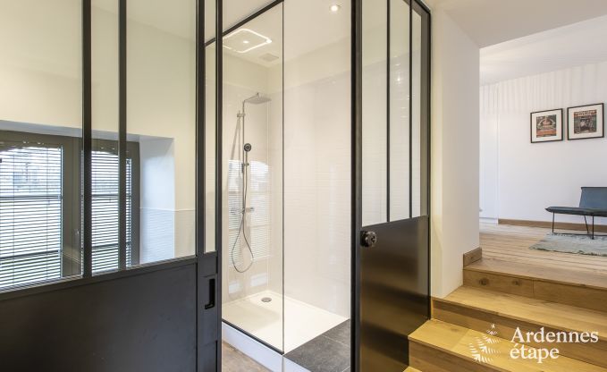 Wundersch�nes Schloss in Bertrix: Unterkunft f�r 20 Personen mit Hallenbad, Whirlpool und Infrarotkabine