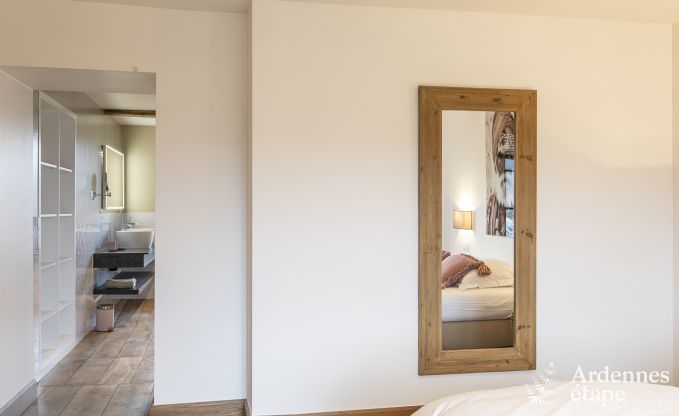 Wundersch�nes Schloss in Bertrix: Unterkunft f�r 20 Personen mit Hallenbad, Whirlpool und Infrarotkabine