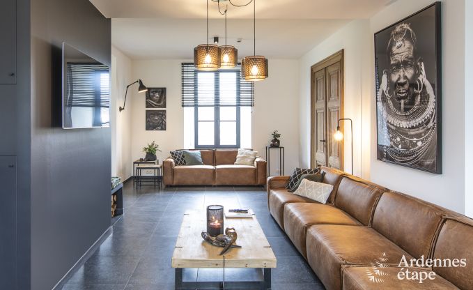 Wundersch�nes Schloss in Bertrix: Unterkunft f�r 20 Personen mit Hallenbad, Whirlpool und Infrarotkabine