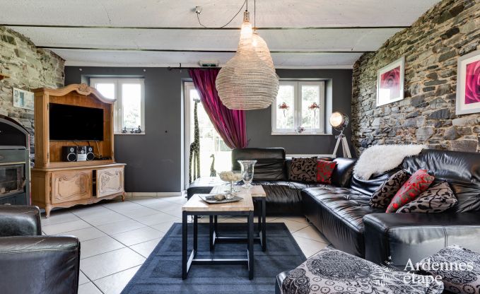 Einladendes, komfortables Ferienhaus für 10 Personen in Bertrix