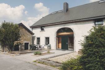 Ferienhaus in altem Gemäuer mit Sauna für 16 Personen in Bertrix