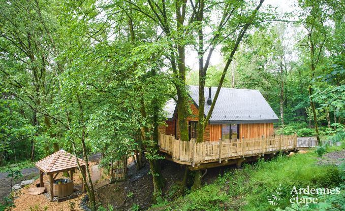 Baumhaus in Bertrix, Ardennen