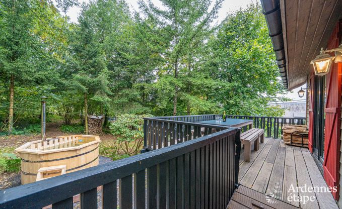 Authentisches Chalet fr 8 Personen in Bivre mit 4 Schlafzimmern, Holzofen, Whirlpool, Privatgarten und Fahrradabstellraum