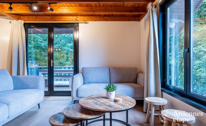 Authentisches Chalet fr 8 Personen in Bivre mit 4 Schlafzimmern, Holzofen, Whirlpool, Privatgarten und Fahrradabstellraum