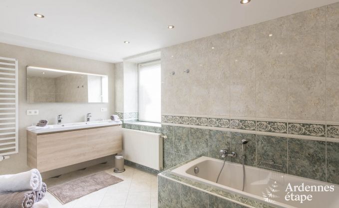 Flucht in die Ardennen: Ger�umiges Ferienhaus f�r 8 Personen in Bouillon