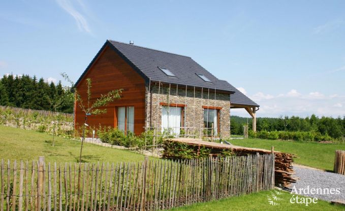 Sehr komfortables Ferienhaus mit schöner Aussicht zu mieten in Bouillon