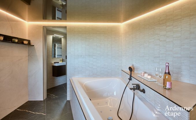 Luxusferienhaus in Butgenbach: Wasserturm mit Sauna, Whirlpool und Panoramablick f�r 6 Personen