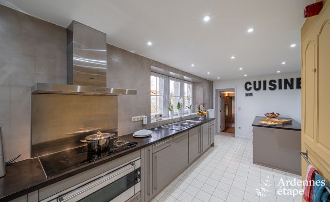 Luxusvilla in Cerfontaine: perfekt f�r 14 Personen, mit Innen- und Au�enpool, in der N�he der Lacs de l'Eau d'Heure