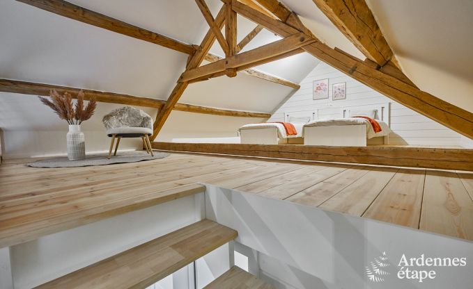 Charmantes Ferienhaus f�r 5 Personen in Chimay: liegt an einem Fluss, mit Terrasse und Aussicht, Pelletofen