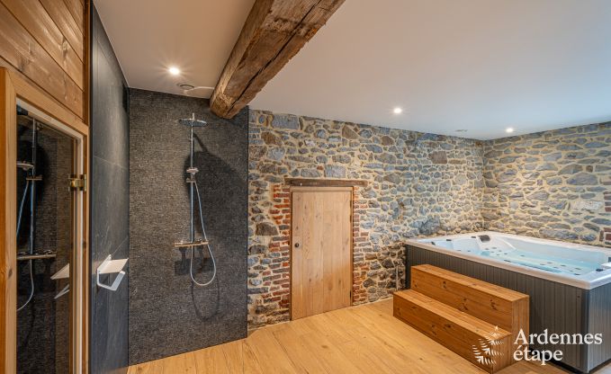 Ferienhaus mit Wellness in Chimay, Ardennen