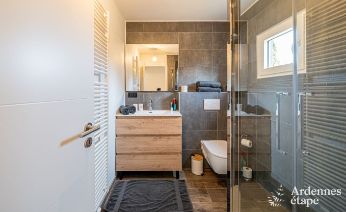 Charmantes Chalet f�r 5 am Ufer der Semois in Chiny, Gaume