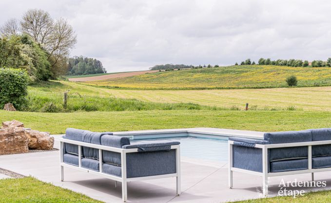 Komfortables Ferienhaus mit Pool und Holzofen in Ciney, Ardennen