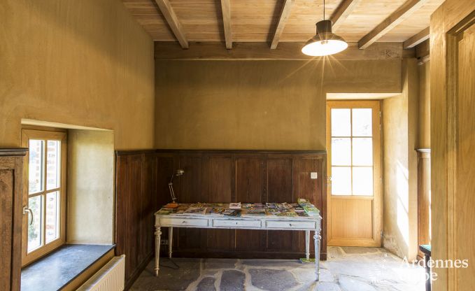 Charmantes Ferienhaus mit Sauna für 15 Pers. in Couvin, in den Ardennen