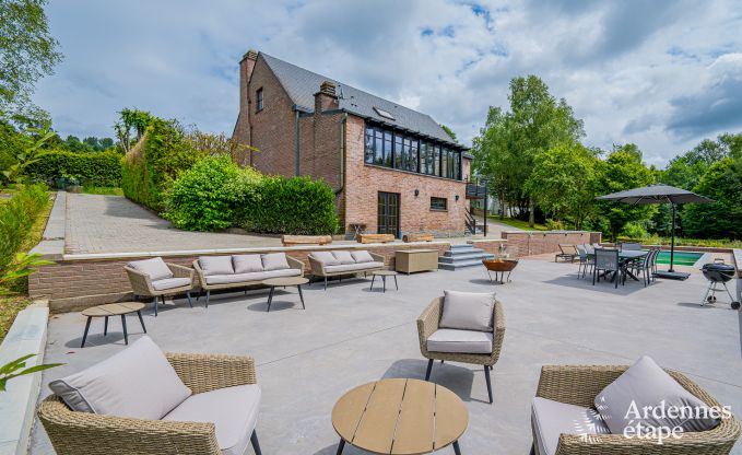 Ferienhaus mit Pool und Angelteich in Couvin, Ardennen