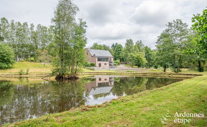 Ferienhaus mit Pool und Angelteich in Couvin, Ardennen