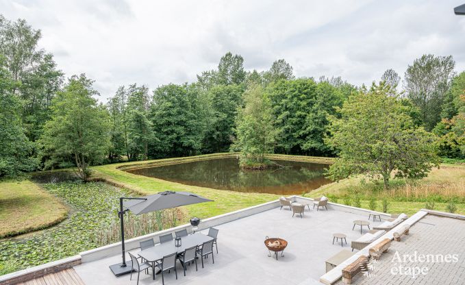 Ferienhaus mit Pool und Angelteich in Couvin, Ardennen