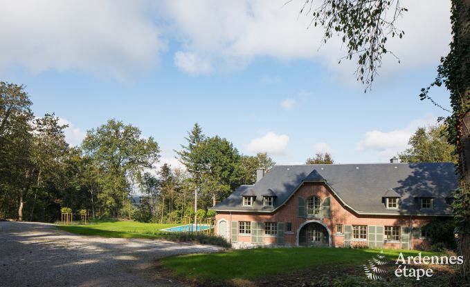Ger�umiges Ferienhaus mit Pool in Dinant, Ardennen