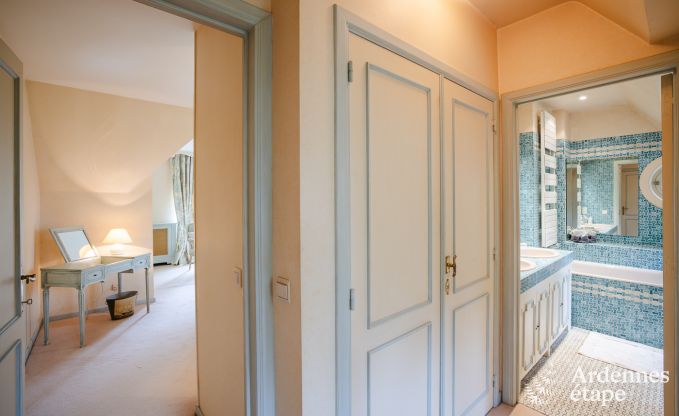 Ger�umiges Ferienhaus mit Pool in Dinant, Ardennen