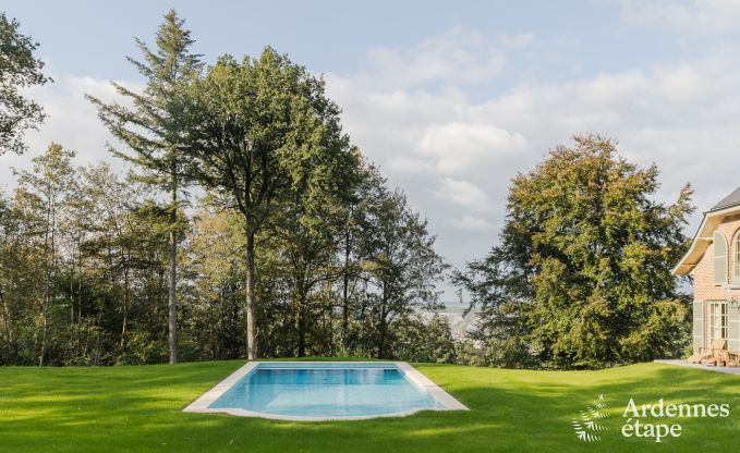 Ger�umiges Ferienhaus mit Pool in Dinant, Ardennen