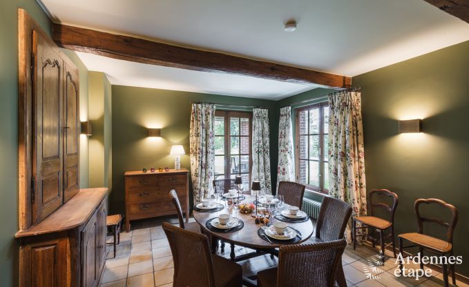 Ger�umiges Ferienhaus mit Pool in Dinant, Ardennen