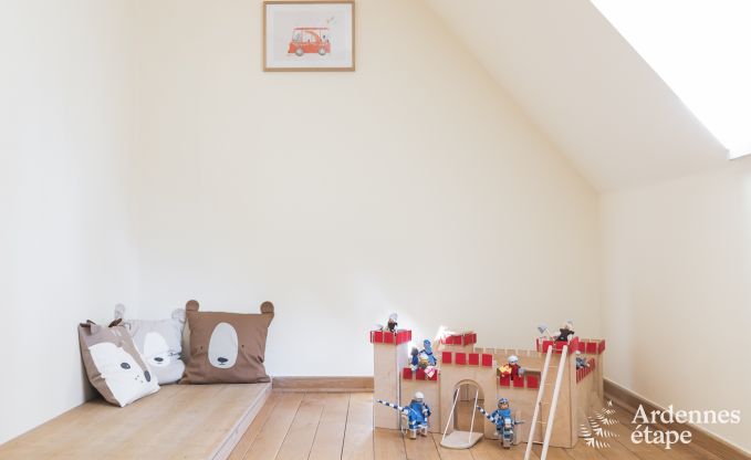 Ger�umiges Ferienhaus mit Pool in Dinant, Ardennen