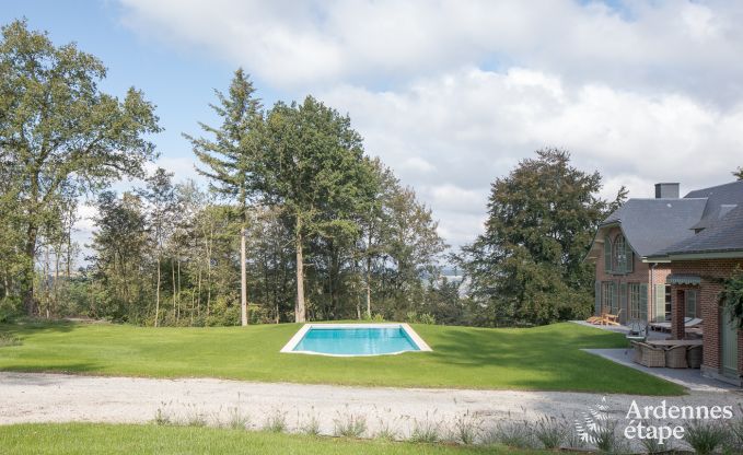 Ger�umiges Ferienhaus mit Pool in Dinant, Ardennen