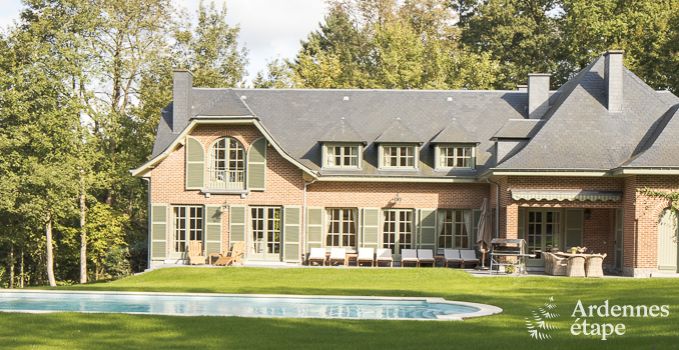 Ger�umiges Ferienhaus mit Pool in Dinant, Ardennen