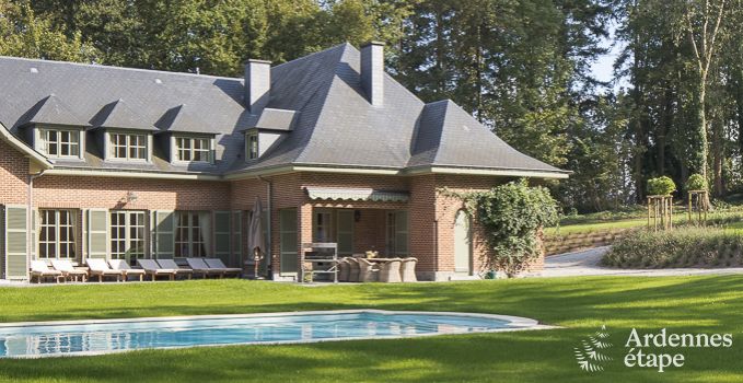Ger�umiges Ferienhaus mit Pool in Dinant, Ardennen
