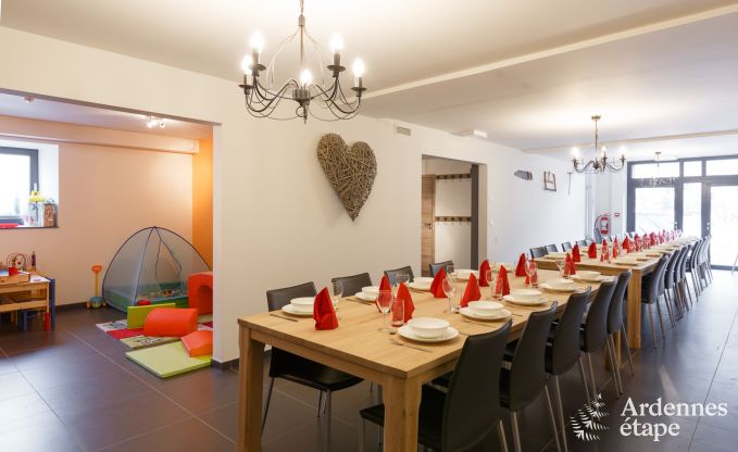Ferienhaus für Gruppen auf dem Bauernhof mit Luxusausstattung in Dinant