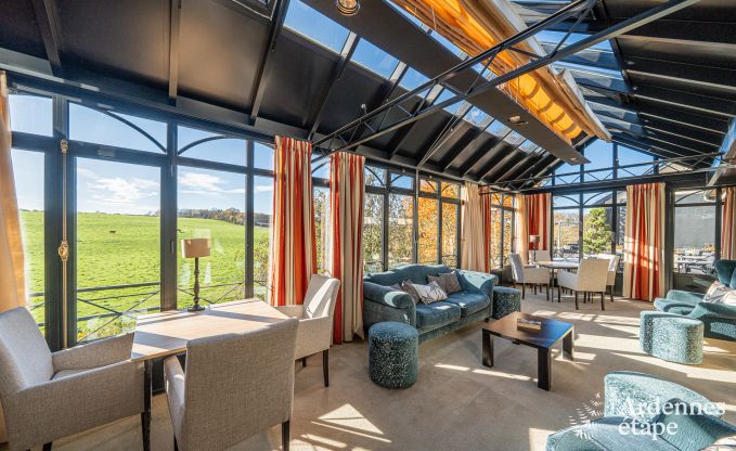 Ger�umiges Ferienhaus f�r 20 Personen mit 10 Schlafzimmern, Sauna, Jacuzzi und Spielzimmer in der N�he von Dinant