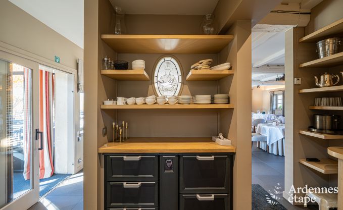 Ger�umiges Ferienhaus f�r 20 Personen mit 10 Schlafzimmern, Sauna, Jacuzzi und Spielzimmer in der N�he von Dinant