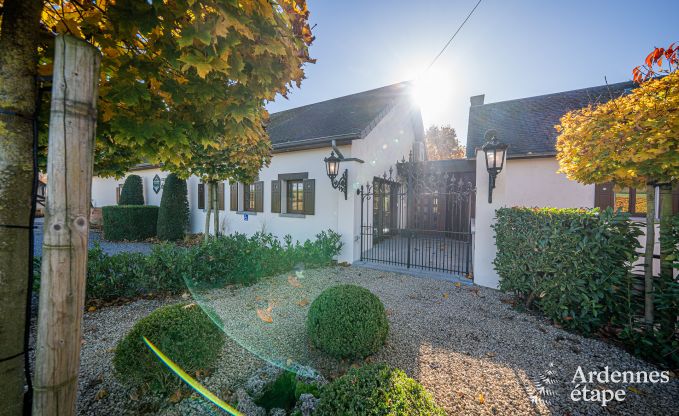 Ger�umiges Ferienhaus f�r 20 Personen mit 10 Schlafzimmern, Sauna, Jacuzzi und Spielzimmer in der N�he von Dinant